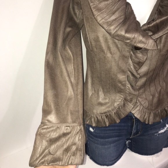 Extenzo Paris Ruffled Suede Stretch Button Blazer - Picture 4 of 11